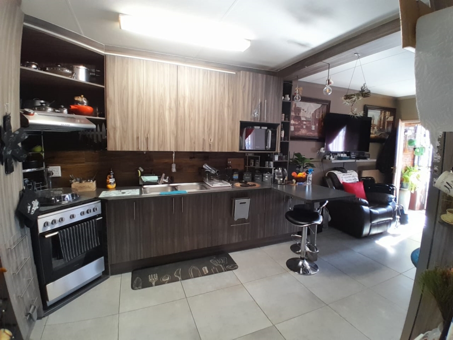 To Let 2 Bedroom Property for Rent in Kathu Northern Cape